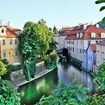 Old Town Luxury Apartment/Sauna/Bathtub/Ac