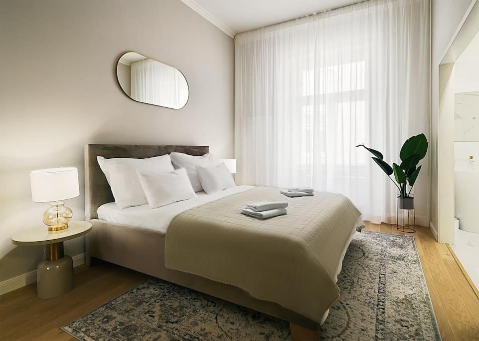 Old Town Luxury Apartment/sauna/bathtub/ac *