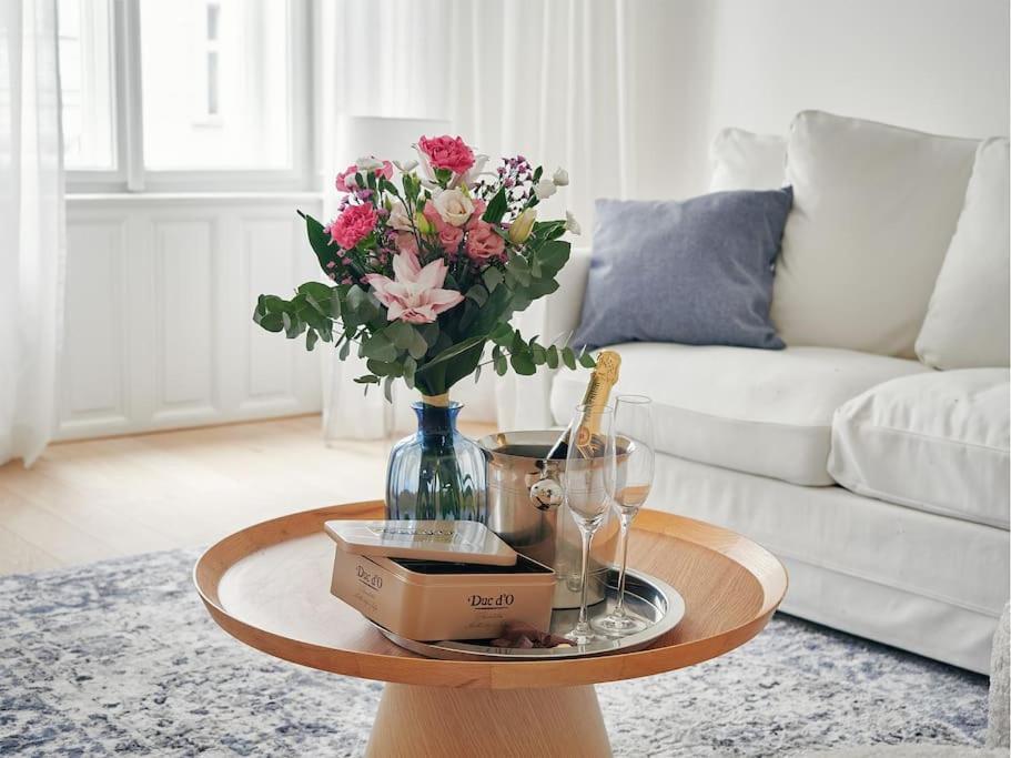 Appartamento Old Town Luxury Apartment/sauna/bathtub/ac