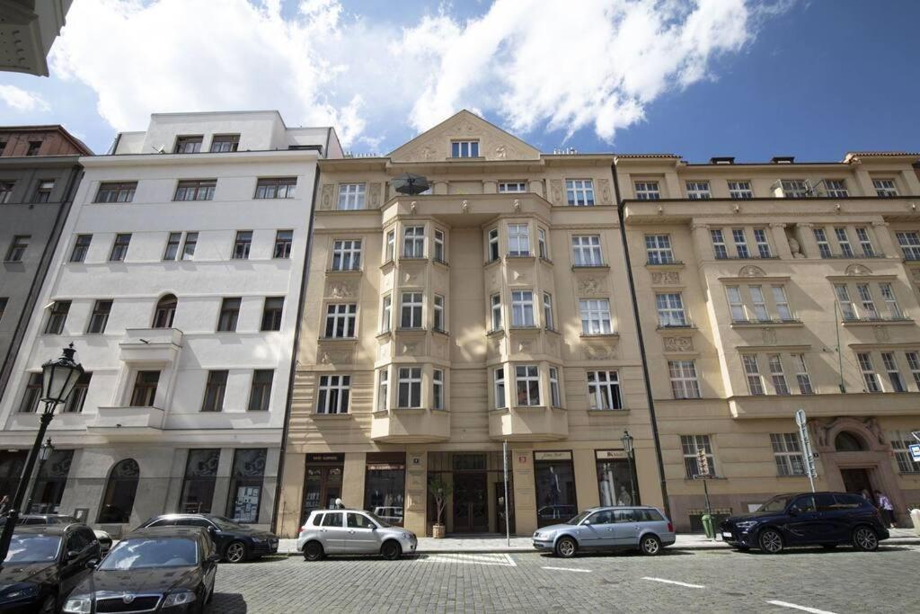 Old Town Luxury Apartment/sauna/bathtub/ac Appartamento Praga