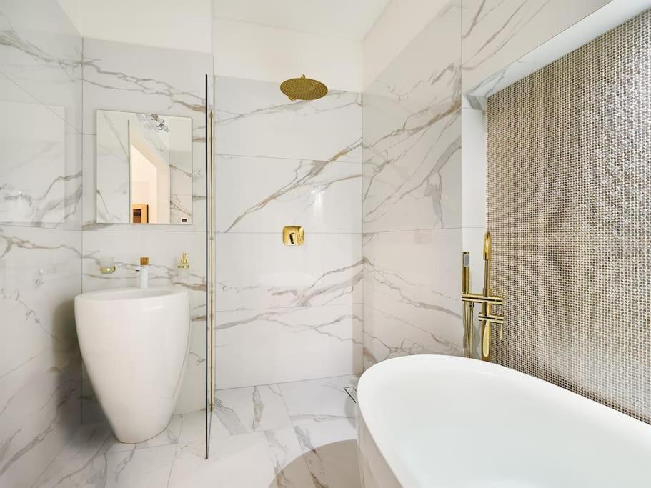 Appartamento Old Town Luxury Apartment/sauna/bathtub/ac Praga