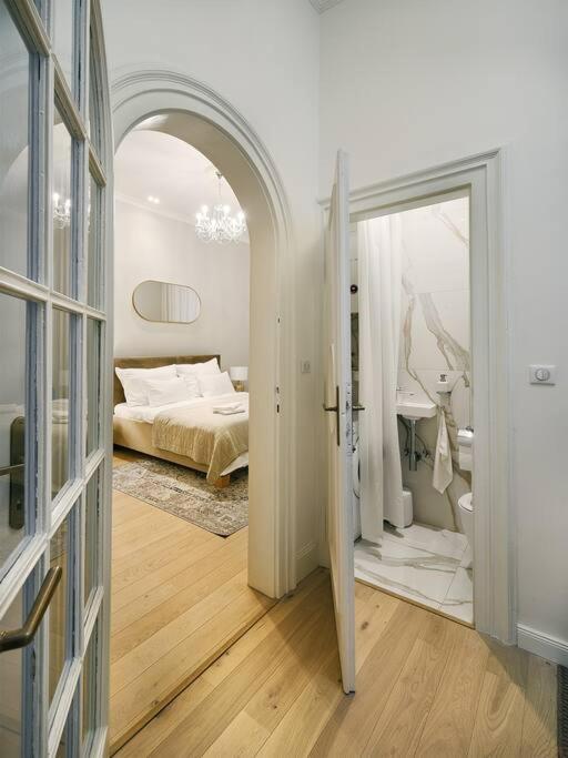 Old Town Luxury Apartment/sauna/bathtub/ac Appartamento