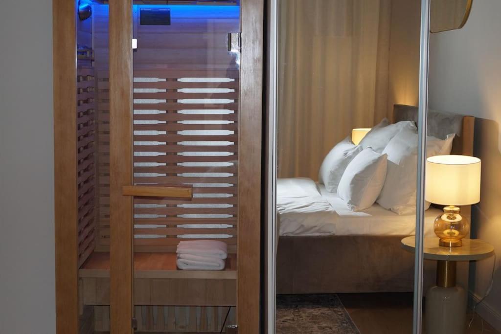Old Town Luxury Apartment/sauna/bathtub/ac *